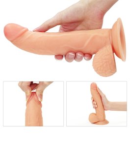 Lovetoy - Easy Strap-on Set Met dildo Van 21,5 cm Met Balzak - Lichte Huidskleur