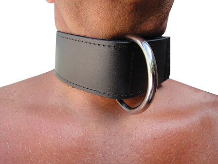 Brede leren collar met klittenband sluiting