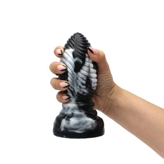 Kiotos Monstar - Buttplug Beast 5 - 16.5 x 6.5 cm - Tie Dye Zwart/Wit