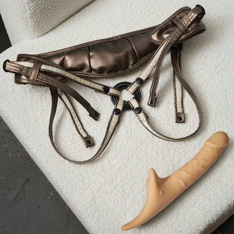 Strap-On-Me - Multi Orgasm Realistische Dildo - Strapless Strap-on met Flapper Technologie - Lichte Huidskleur - Large