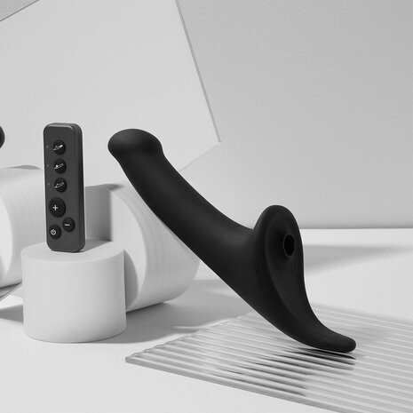 Strap-On-Me - Multi Orgasm Dildo - Strapless Strap-on met Luchtdruk Stimulatie - Zwart - Medium