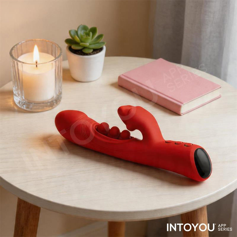 IY - Trixy - Driedubbele Kloppende Rabbit Vibrator met Likkende Tong - App Control - Rood