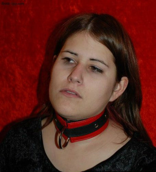 Laced-Up - Leren Halsband of Polsboei - Lederen polsboeien en halsband in één. Rood met zwarte details, 5 cm breed-Erotiekvoordeel.nl