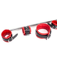 Kiotos Leather - Spreidstang - Spreader Bar met Halsband en 4 Kunstlederen Boeien - zwart/rood