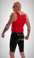 Kinky Latex rubber Bermuda met penishuls en balzak
