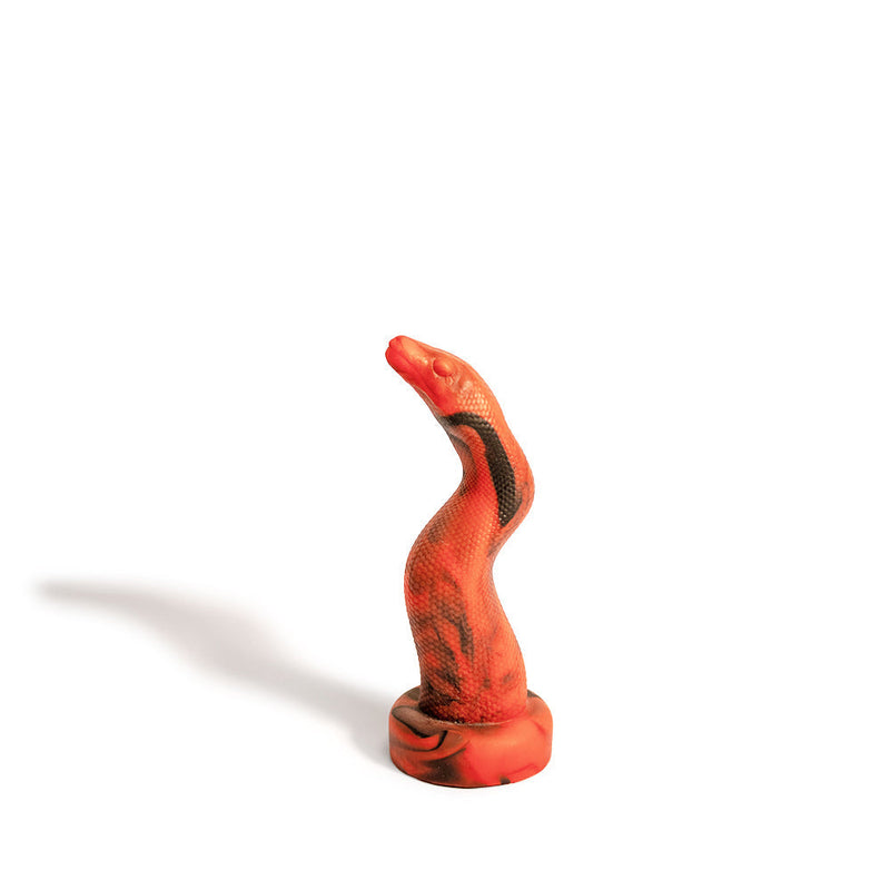 Brutus Nightmare - Asssss Sneek - Extra Lange Anaal Dildo met Vac-U-Lock - Rood/Zwart