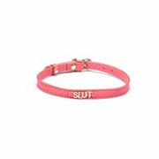 Liebe Seele - Smalle Choker Met Gouden Letters - Slut - Italiaans Kwaliteitsleder - Frambozenroze