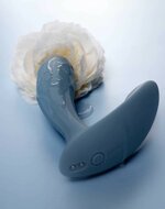 Svakom - Erica - Draagbare Vibrator Met App Control - Twee Motoren - Lichtblauw