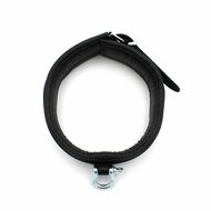 Kiotos Leather - Lederen Collar met Metalen Beugelsluiting Voorzijde - Zwart