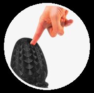 Stretch'r - Scaly - XXL Buttplug - Zwart Metallic - Maat M