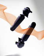 ManWan - Man.Wand EVO - Oplaadbare Masturbator en Wand Vibrator - Black Plum