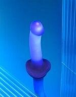 Strap-On-Me - Glow-LED Dildo - Paars - Maat M