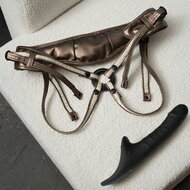 Strap-On-Me - Multi Orgasm Realistische Dildo - Strapless Strap-on met Flapper Technologie - Zwart - X-Large
