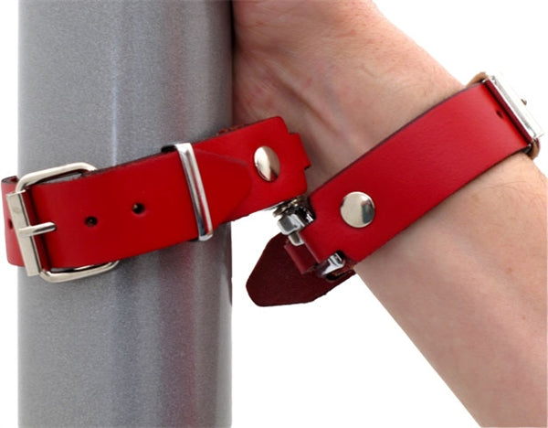 Mister B - Leather Hinged Cuff Polsboei – Rood Leer met Scharnier-Erotiekvoordeel.nl