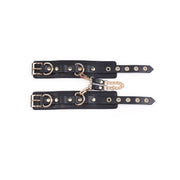 Kiotos - BDSM Fancy 5 Item Kit - Luxe Draagtas met 5 Verschillende BDSM Artikelen - PU Leer (Vegan) - Verkrijgbaar in Rood, Roze en Zwart