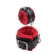 Behave! - Super Soft - Zachte Gevoerde Enkelboeien - Rood/Zwart-Erotiekvoordeel.nl