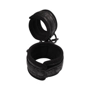 Behave! - Temptation Bondage Kit - Polsboeien en Blinddoek - Zwart-Erotiekvoordeel.nl