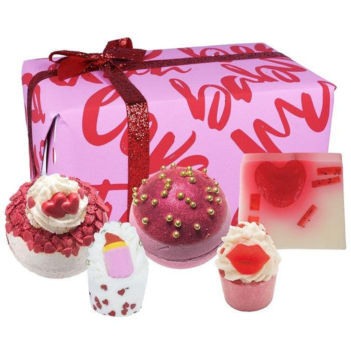 Bomb Cosmetics - Date Night - Geschenkset Badproducten - Handgegoten Zeep - Bath Bombs - En Meer!-Erotiekvoordeel.nl