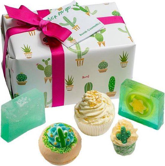 Bomb Cosmetics - Stuck on You - Geschenkset Badproducten - Handgegoten Zeep - Bath Bombs - En Meer!-Erotiekvoordeel.nl