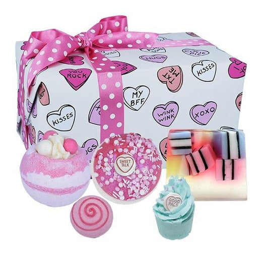 Bomb Cosmetics - Sweet Illusion - Geschenkset Badproducten - Handgegoten Zeep - Bath Bombs - En Meer!-Erotiekvoordeel.nl