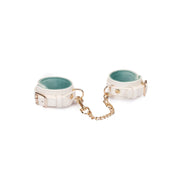 Liebe Seele - Boudoir Amor - Vegan Lederen handboeien - Wit met Gouden Hardware