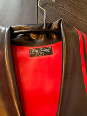 Peter Domenie - Latex Herenshirt Mouwloos met Kraagje - Rood met Zwarte Striping