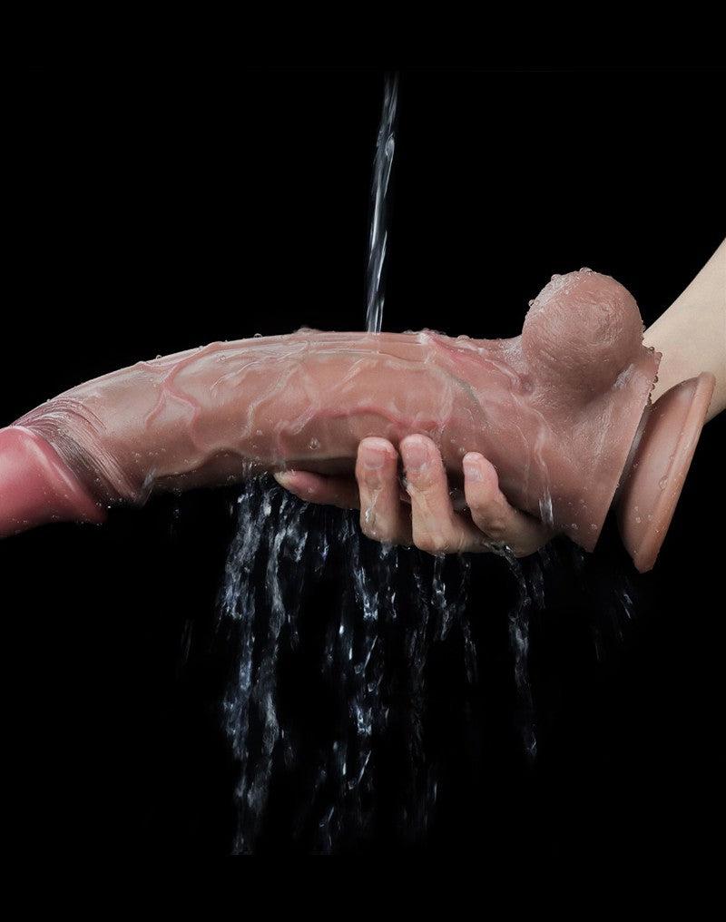 LoveToy - Dubbellaagse Siliconen Dildo - Lengte 29.5 cm - Diameter 5.5 cm - Bruin