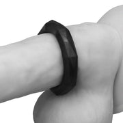 LoveToy - PowerPlus - Flexibele Cockring Gehoekt - Zwart