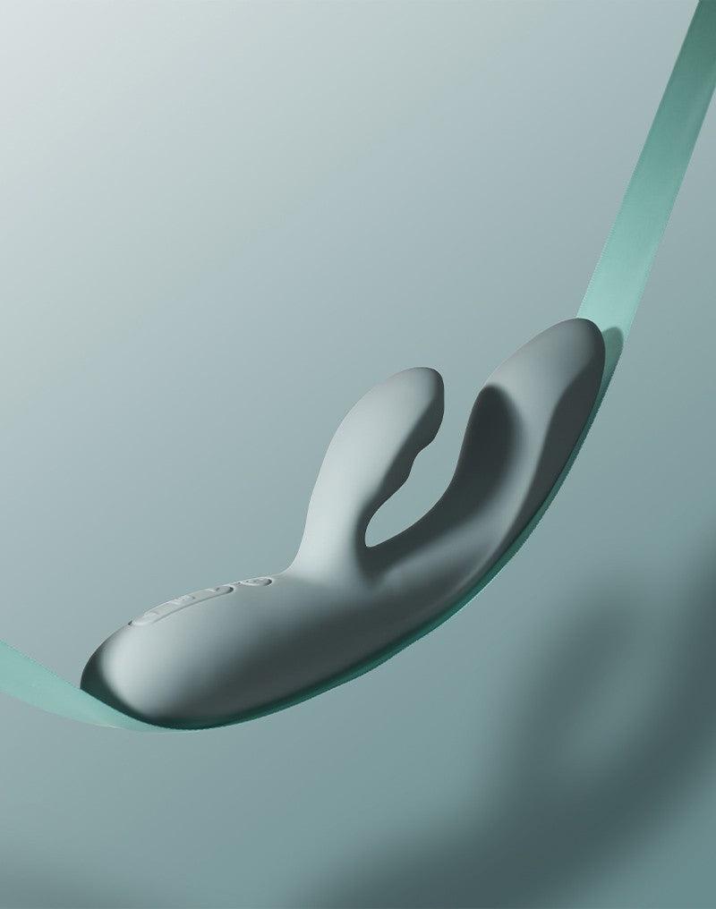 Svakom - Chika - Verwarmende Rabbit Vibrator - Met App Control - Lichtgrijs