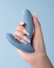 Svakom - Erica - Draagbare Vibrator Met App Control - Twee Motoren - Lichtblauw