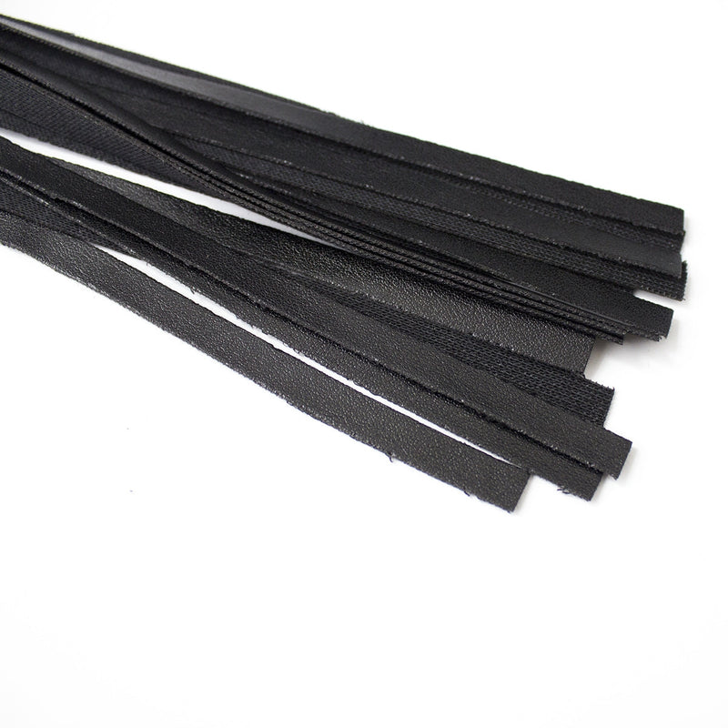 Smart Moves - Eenvoudige Flogger - PU Leer - 45 cm - Zwart-Erotiekvoordeel.nl