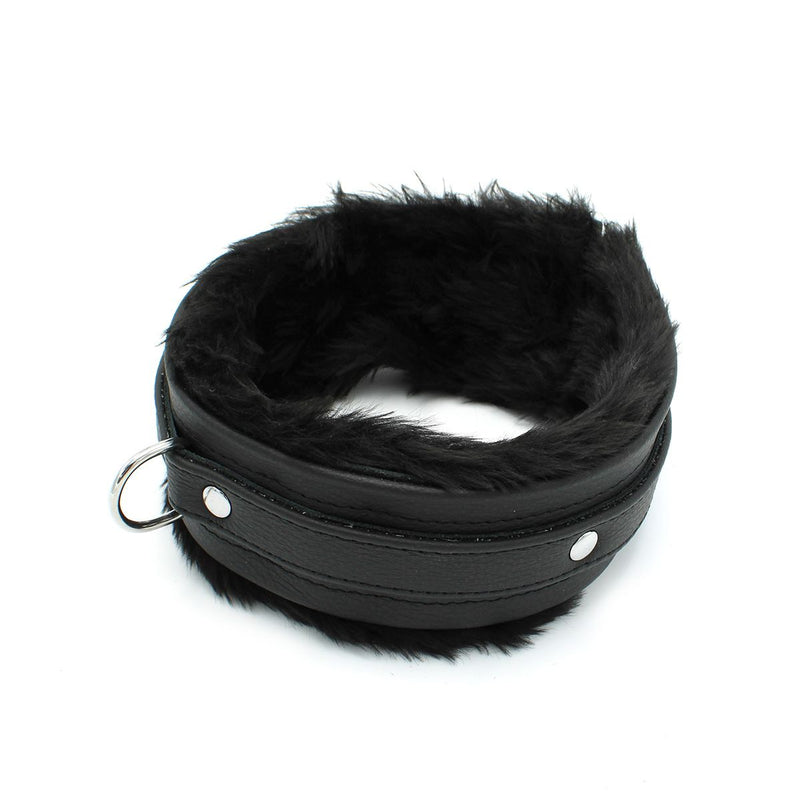 Kiotos Leather - Lederen Collar met Pluizige Binnenkant - Verstelbaar - Zwart-Erotiekvoordeel.nl