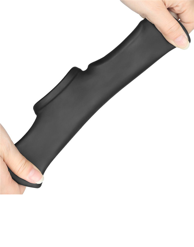 LoveToy - Silk Knights Ring - Vibrerende Penis en Scrotum Sleeve - Ø 2,8 cm - Zwart-Erotiekvoordeel.nl
