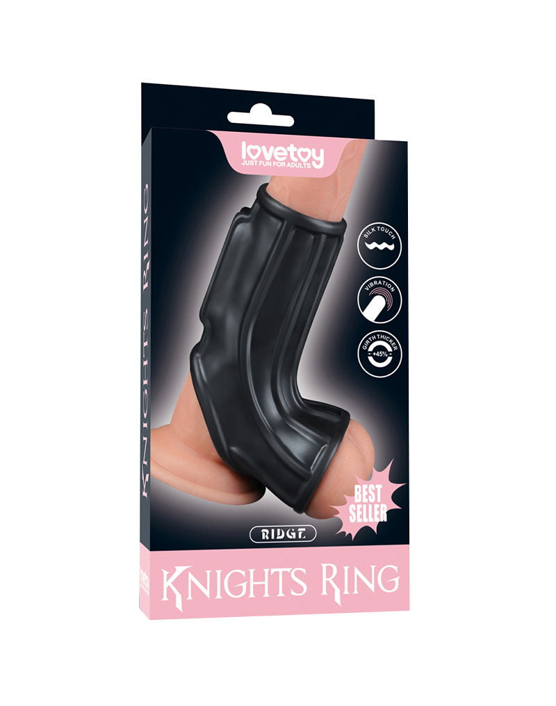 LoveToy - Ridge Knights Ring - Vibrerende Penis en Scrotum Sleeve - Ø 2,8 cm - Zwart-Erotiekvoordeel.nl