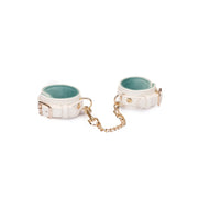 Liebe Seele - Boudoir Amor - Vegan Lederen handboeien - Wit met Gouden Hardware-Erotiekvoordeel.nl